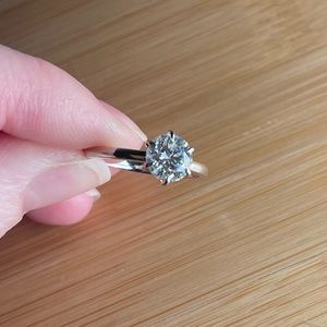 1.2 moissanite diamond